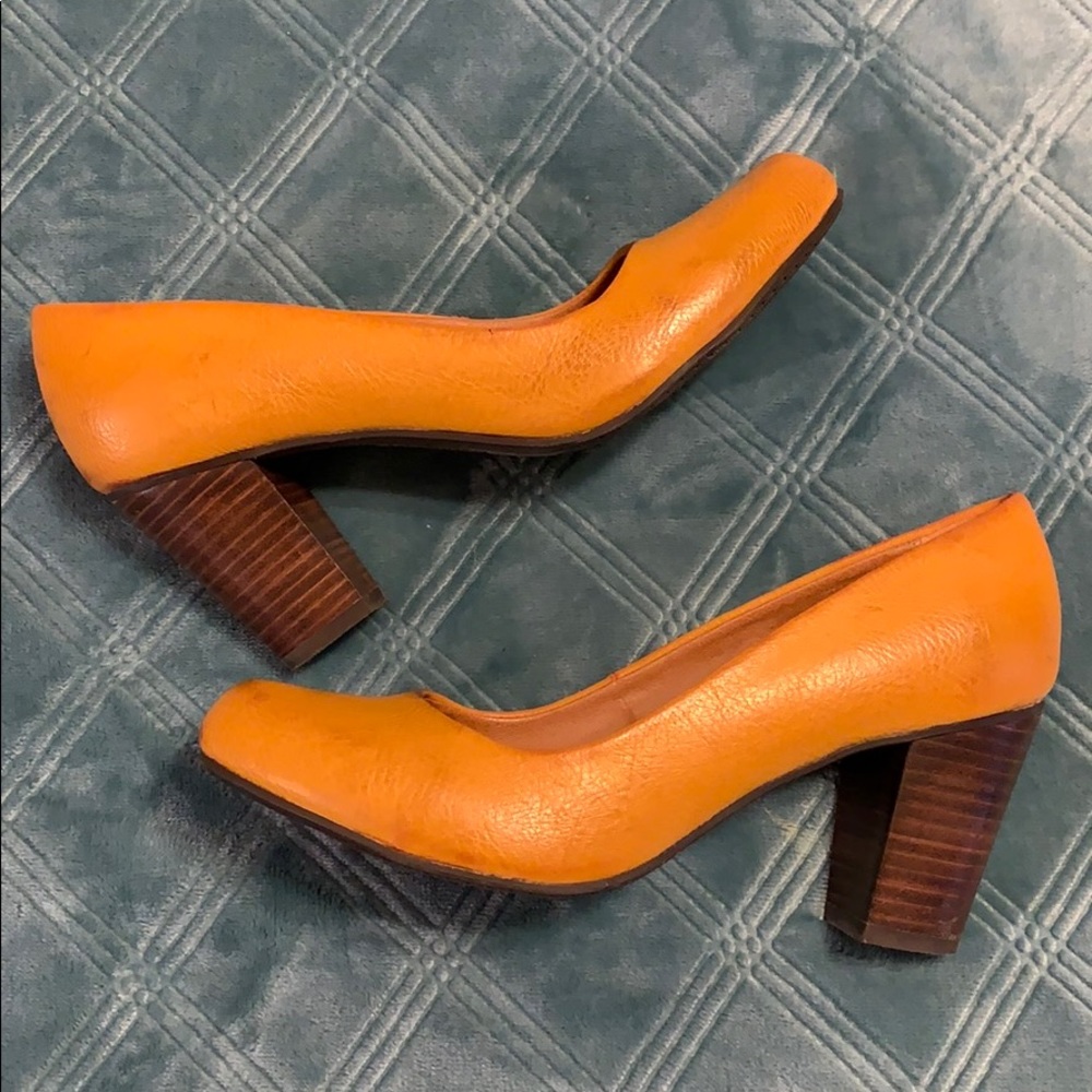 G.H. Bass Paige Mustard Yellow Pumps Block Heel